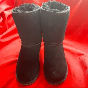 Cloud Nine 100% Sheepskin Black Women's Winter Boots